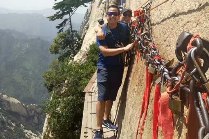Huashan Mountain Hiking Tour from Xi'an — Cable Car to the Five Peaks photo 1