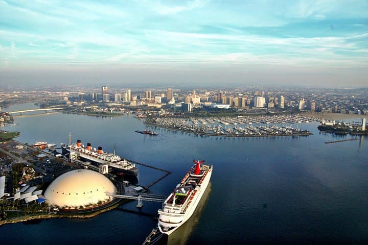 Private Helicopter Tour Over Long Beach — Catalina & Queen Mary Aerial Ride photo 1