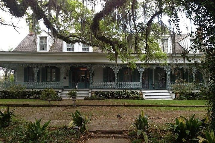 Private Haunted Myrtles Plantation Tour from New Orleans