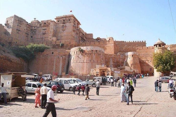 One Day Jaisalmer Tour: Forts, Havelis & Sam Desert Camel Safari