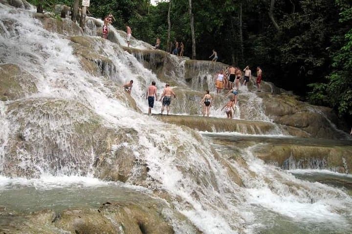 Private Dunn's River Falls Climb with Entrance Fees — Ocho Rios Day Trip photo 2