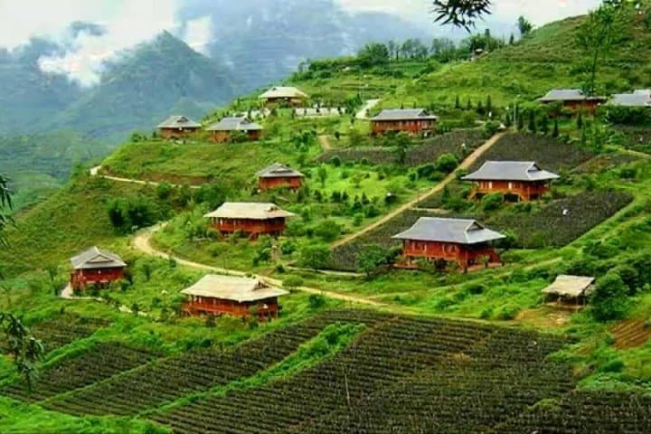 Sapa Two-Day Trek and Homestay in Ta Van Village from Hanoi