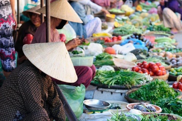 Hanoi Farm Tour & Home Cooking: Market, Fields, and an Authentic Meal