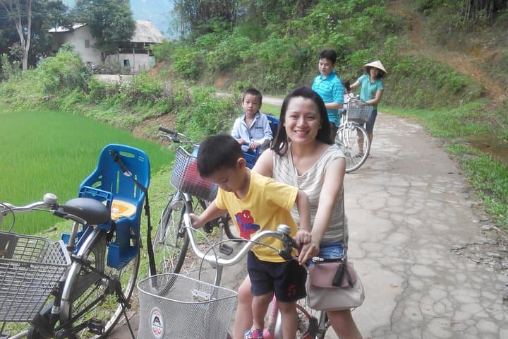 Hoa Lu & Tam Coc: Halong Bay on Land — Full-Day Tour from Hanoi photo 2