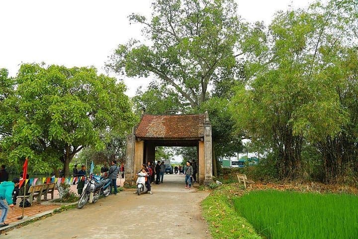 Duong Lam Ancient Village Private Day Tour — Walk Hanoi’s Oldest Village