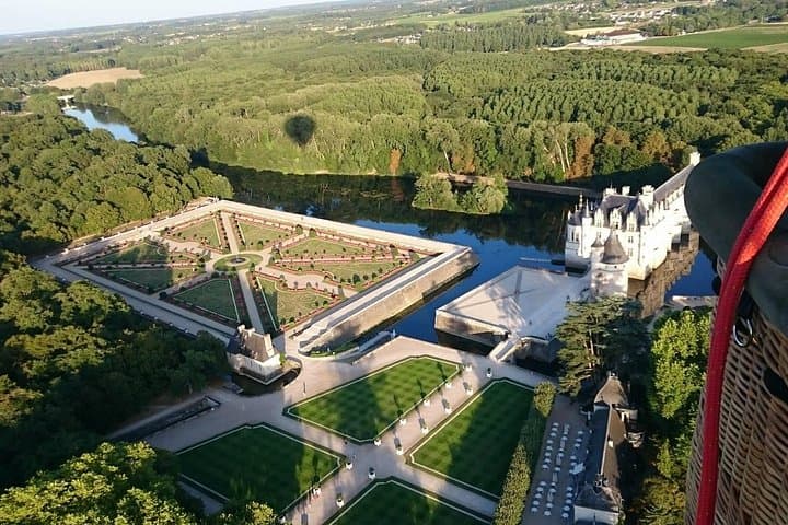 Sunrise Hot-Air Balloon Over the Loire Valley from Amboise & Chenonceau photo 2