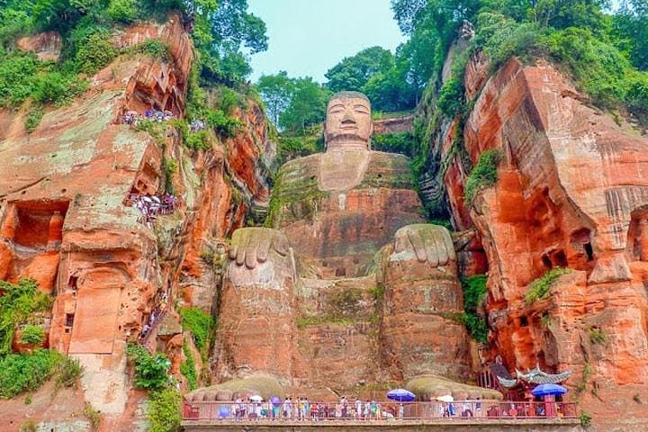 Chengdu Panda Base and Leshan Giant Buddha: Private Day Tour to See Pandas and the World's Tallest Stone Buddha