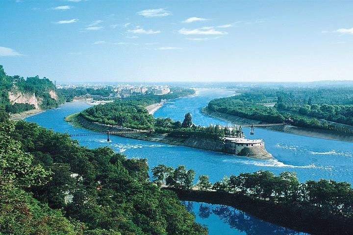 Chengdu to Dujiangyan: Private Day Tour to Wuhou Temple, Jinli & Ancient Irrigation