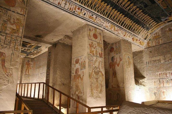 Private Edfu & Kom Ombo Temples Tour from Luxor — Horus, Sobek and Nile-Side Ruins