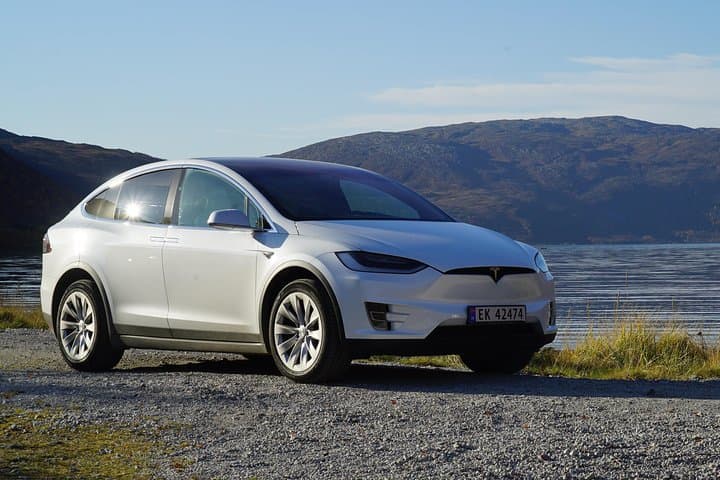 Eco-Friendly Northern Lights Chase in a Tesla X — Tromsø Aurora Tour photo 2