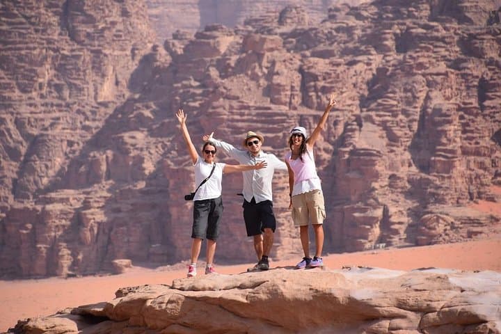 Petra, Wadi Rum & Dead Sea: 2-Day Guided Tour with Bedouin Camp and 4x4 Jeep Ride