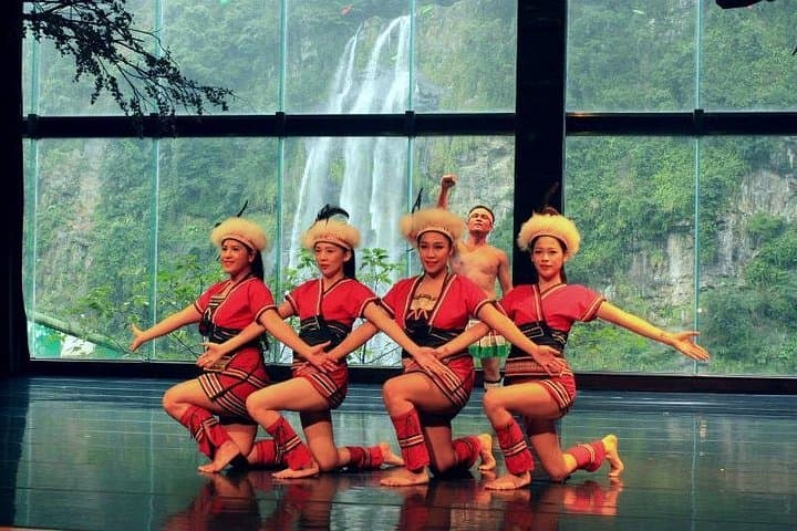 Wulai Afternoon: Waterfalls, Push-Cars and Aboriginal Culture Near Taipei