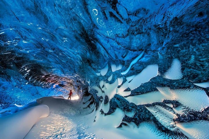 Exploring Vatnajökull’s Ice Caves: A Guided Tour from Jökulsárlón photo 2