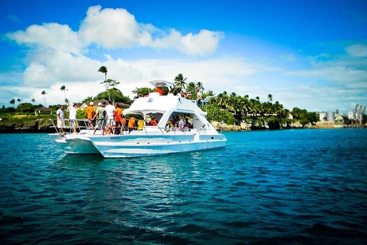 Catalina Island Snorkel Day Trip from La Romana — Snorkel 'The Wall' & Beach BBQ photo 1