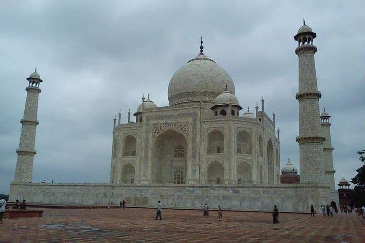 Sunrise at the Taj Mahal: Guided Day Trip from Delhi photo 2