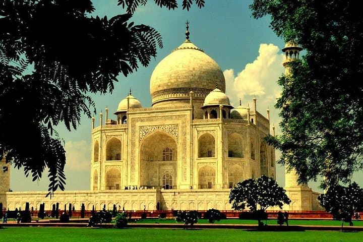 Same-Day Taj Mahal & Agra Fort Tour from Delhi: Full-Day Cultural Drive photo 1