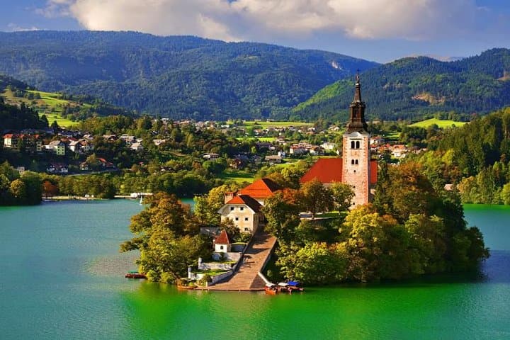 Three Days From Zagreb: Plitvice Waterfalls, Lake Bled & Ljubljana Day-Trip photo 2