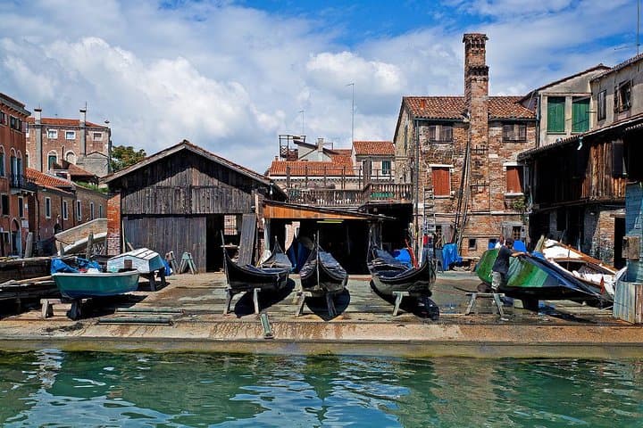 Historic Venetian Squero: Private Tour Inside a Gondola Yard