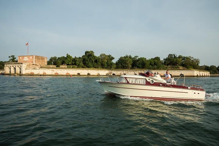 Private Venice Boat Tour: Churches and Cloisters of the Lagoon