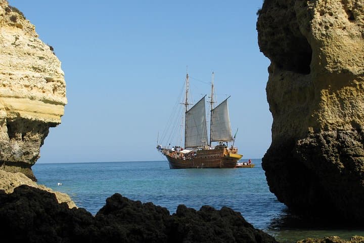 Morning Benagil Caves Cruise from Portimão — 2.5‑Hour Coastal Sailing photo 4
