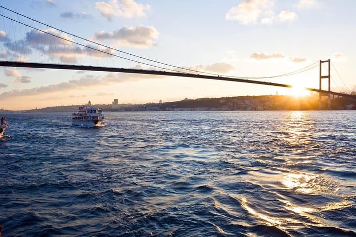 Istanbul in a Day: Land and Bosphorus Cruise Highlights photo 6
