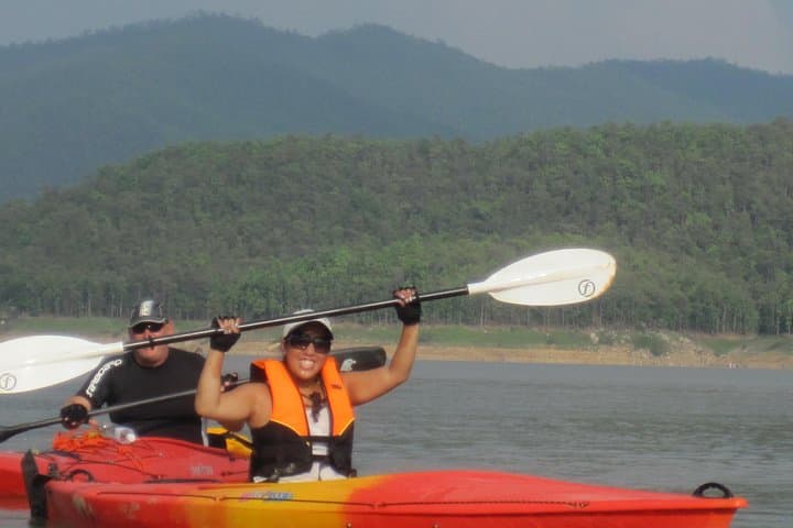 Sirilanna Lake Kayaking & SUP on Mae Ngat Reservoir — Day Trip from Chiang Mai