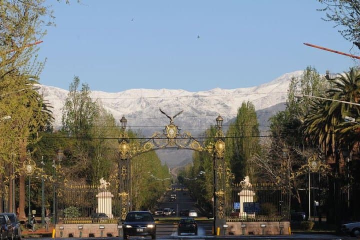 Mendoza City Tour and Winery Lunch: Historic Sights, Malbecs, and Andean Views