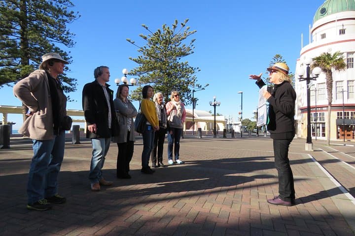 Napier Art Deco Walk: Guided Morning Tour of 1930s Architecture photo 2