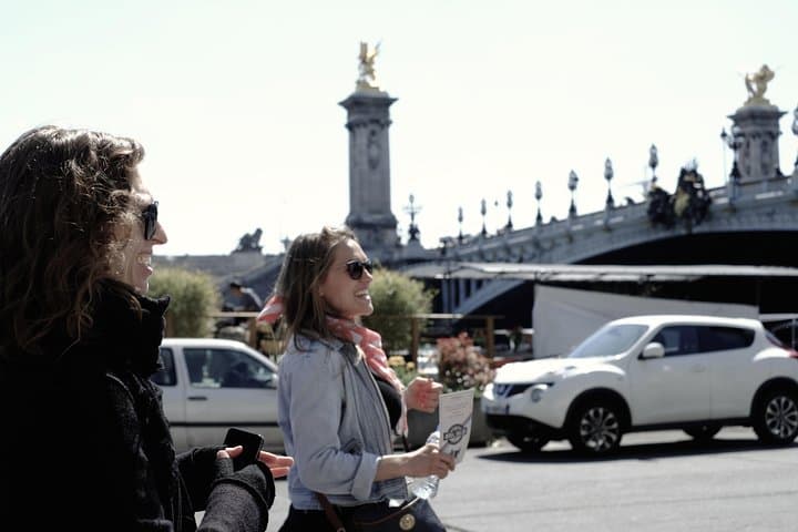 Paris in Three Hours: Half-Day Private Walking Tour of the Louvre, Champs-Élysées & Eiffel