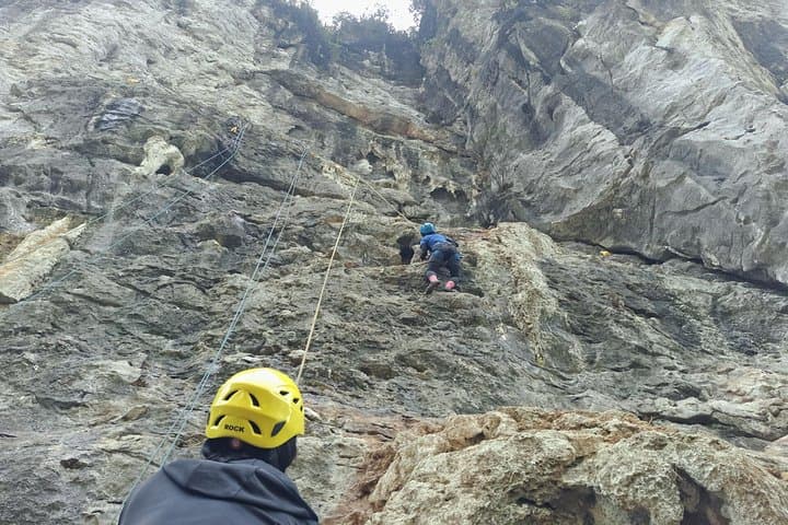 Half-Day Yangshuo Rock Climbing at Yulong River – Beginner-Friendly Private Tour photo 2