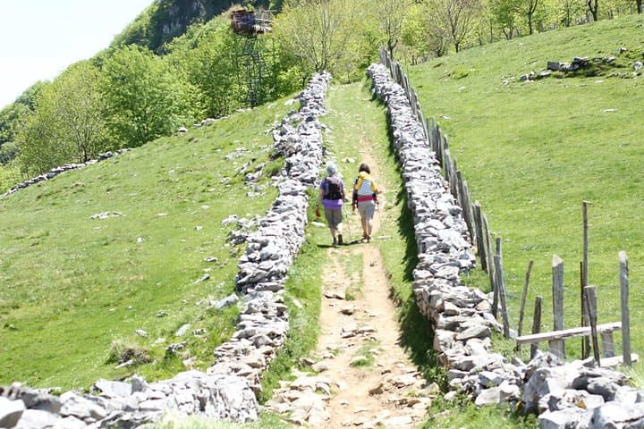 Hernio Mountain Hike: Summit Views, Basque Festivals & Easy Trails