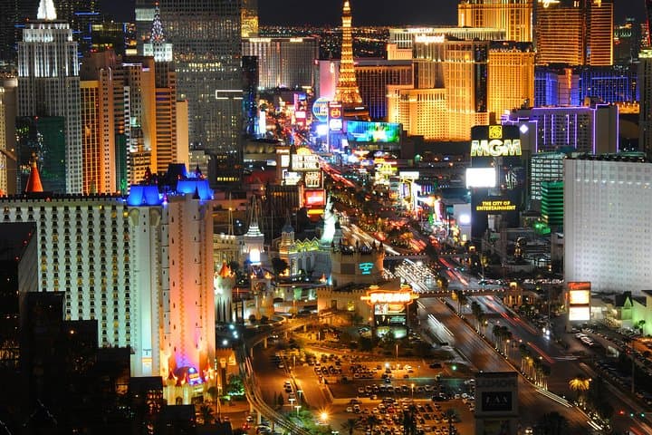Vegas Arts District Secrets: Bar Crawl, Limo Ride & Dining Experience