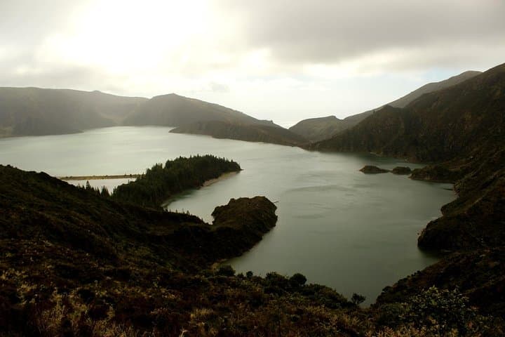 Half-Day 4x4 Tour to Lagoa do Fogo: Explore São Miguel’s Central Caldera photo 2