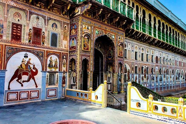 Golden Triangle with Mandawa: Sunrise at the Taj and Shekhawati Havelis