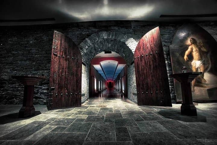 New York Catacombs by Candlelight: After-Hours Tour of St. Patrick’s Old Cathedral photo 2