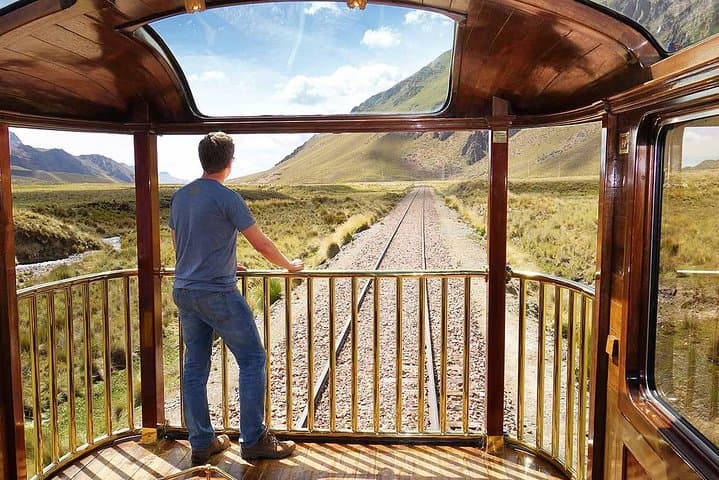 Luxury Titicaca Train: Full-Day Cusco to Puno Scenic Journey