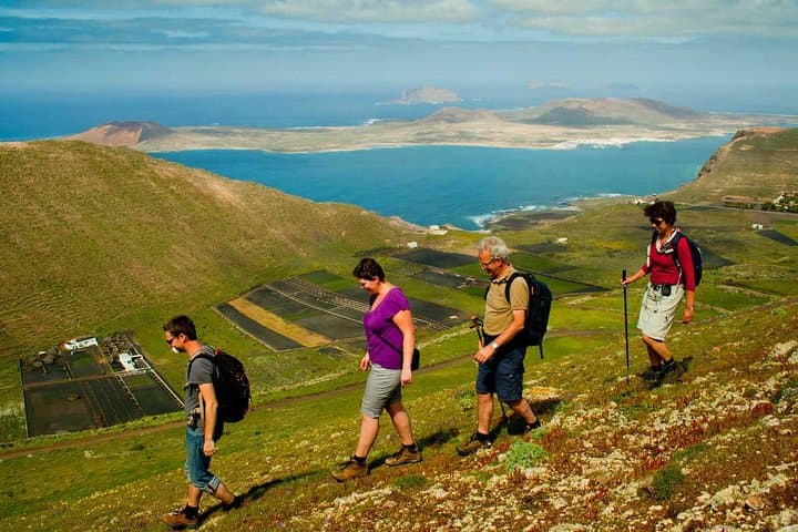 La Corona Volcano and Famara Cliffs Guided Hike — 11 km Lanzarote Adventure