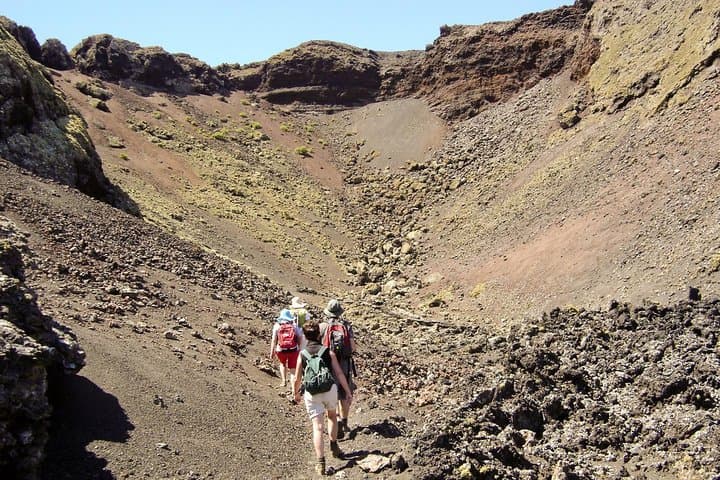 La Corona Volcano and Famara Cliffs Guided Hike — 11 km Lanzarote Adventure photo 2