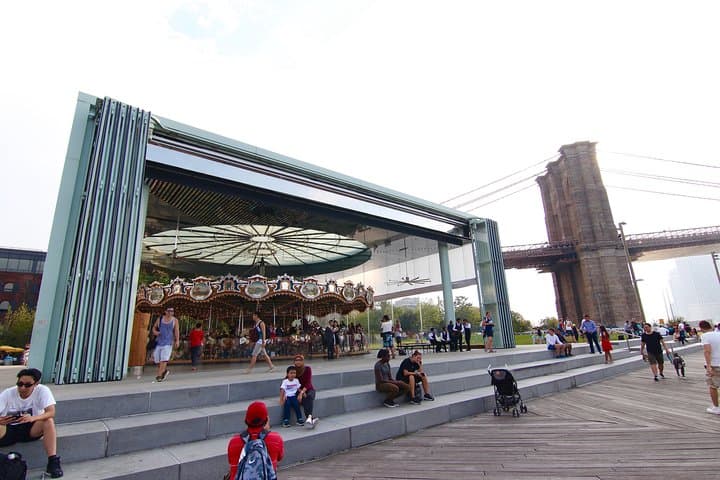 Brooklyn Bridge & NYC Skyline Private Photo and Video Experience photo 4