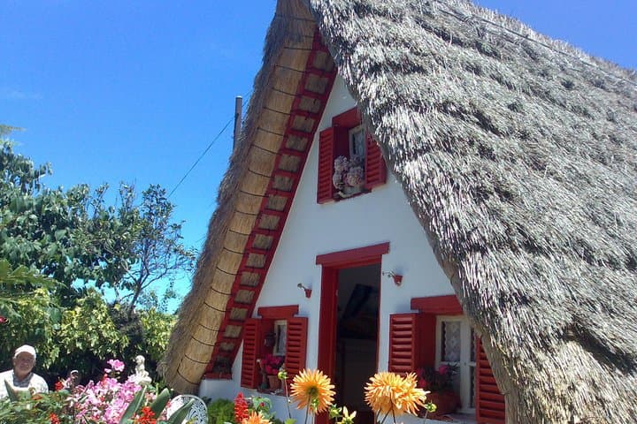 Madeira East Private Tour: Balcões Walk, Pico do Arieiro & Santana A-Frame Houses photo 5