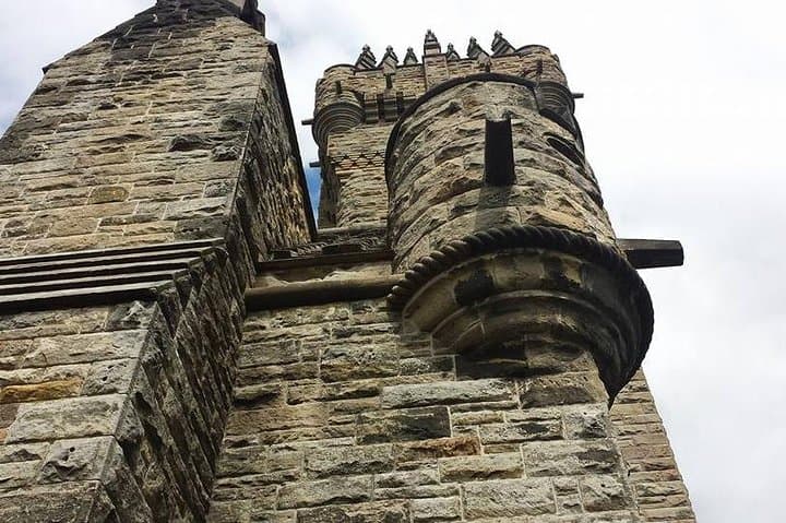 Walk in Wallace's Footsteps: Private Day Tour to Elderslie, Dumbarton & Stirling Monument photo 2