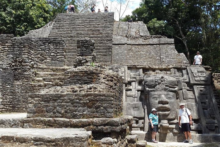 Lamanai Temples & New River Cruise: Howler Monkeys, Maya Ruins and Birding