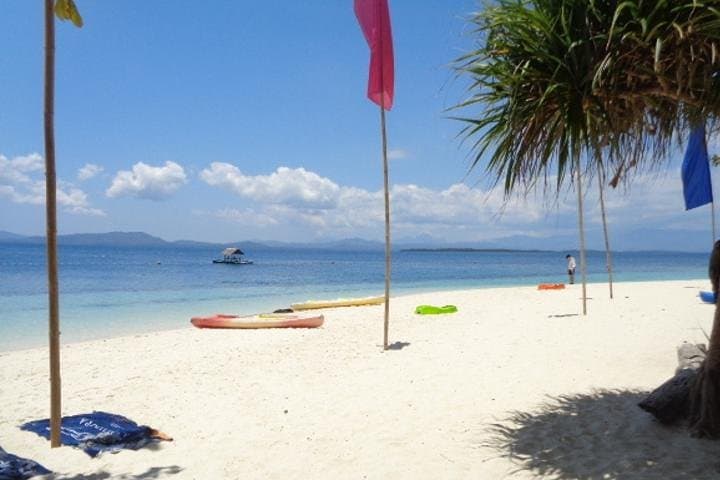 Honda Bay Island Hopping from Puerto Princesa: Day Trip to Cowrie, Luli & Starfish