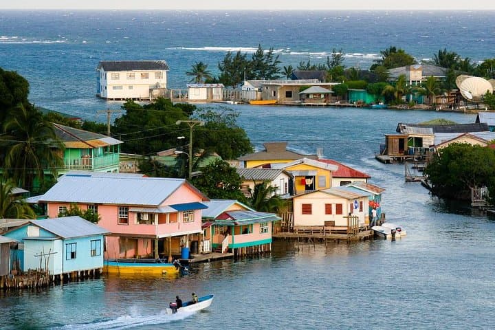 Discover Roatan: Cultural Villages, Rum, Chocolate & West Bay Beach photo 3