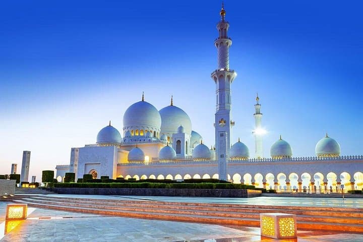 Abu Dhabi City Tour: Sheikh Zayed, Heritage Village & Yas Island in a Day photo 1