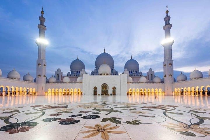 Full-Day Abu Dhabi Sightseeing Tour from Dubai: Sheikh Zayed, Corniche & Heritage