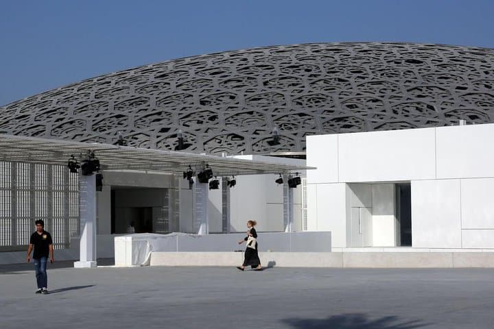 Abu Dhabi Day Tour: Sheikh Zayed Grand Mosque and Louvre Abu Dhabi Tickets photo 1