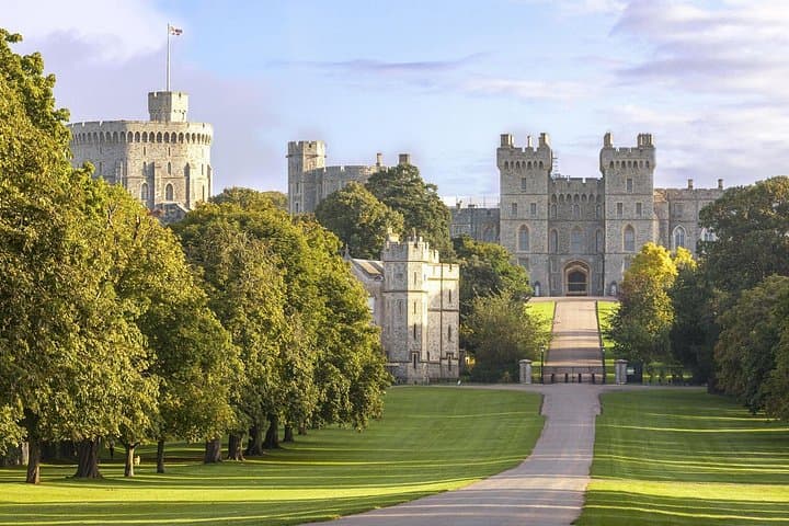 Windsor and Thames Valley Bike Tour: 8-Mile Guided Ride from Windsor & Eton