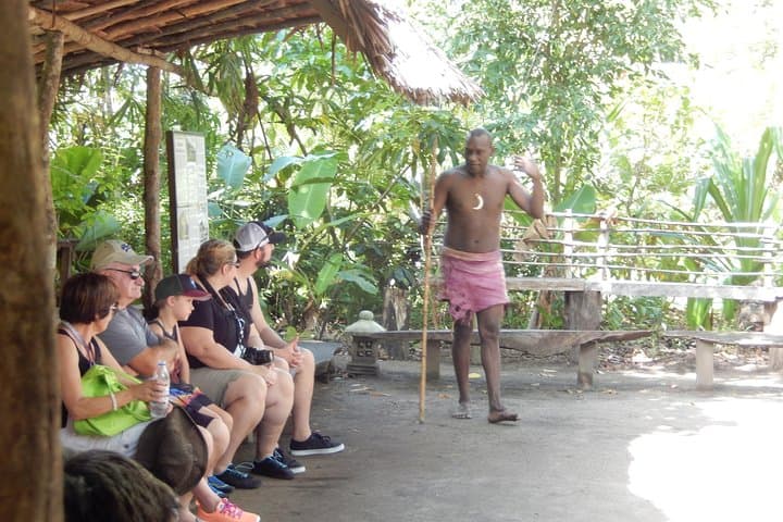 Full-Day Efate Island Tour: Cultural Village, Blue Lagoon & Hot Springs photo 2