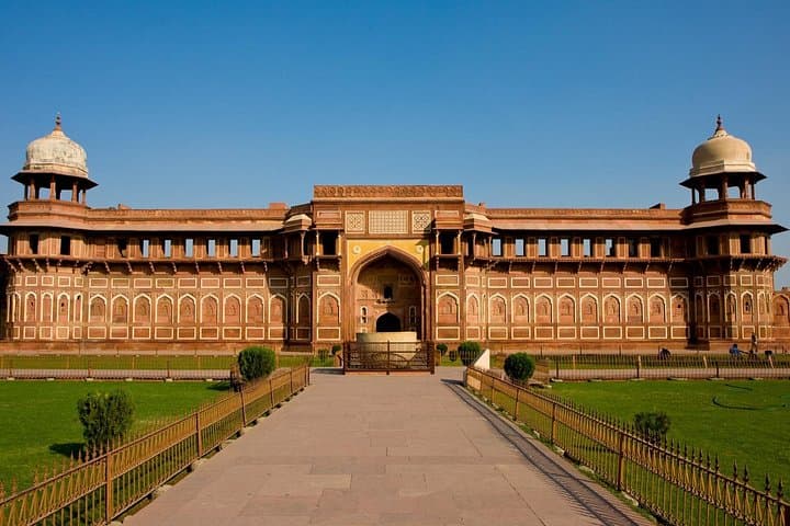 Private 2-Day Agra Tour: Sunrise at the Taj & Mohabbat-e-Taj Show photo 4